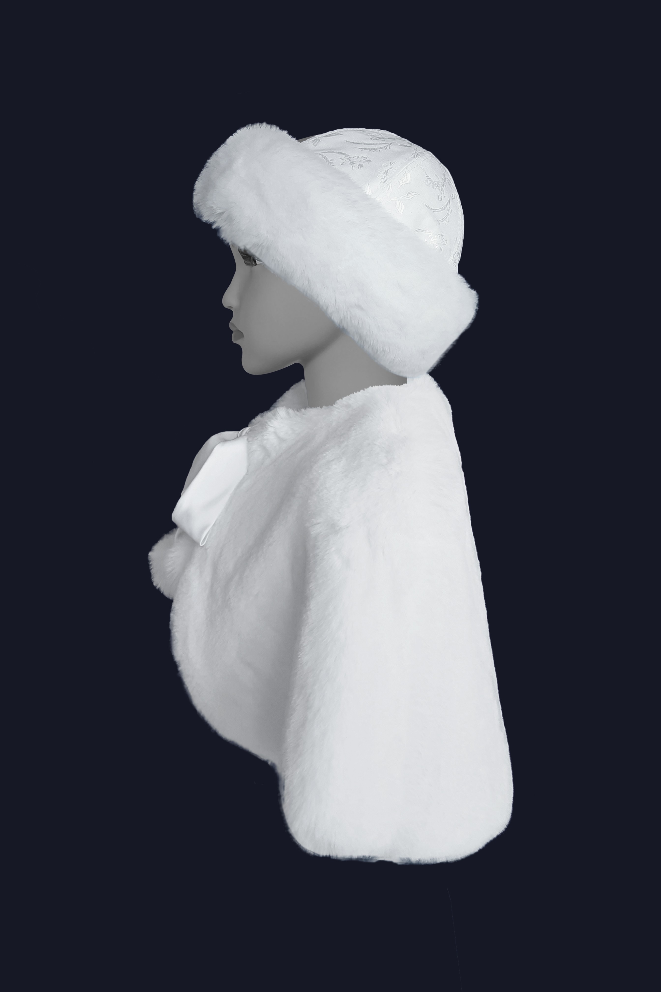 Toque et cape fausse fourrure 