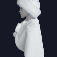 Toque et cape fausse fourrure 